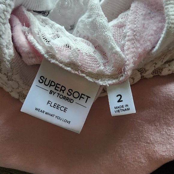 Torrid Size 2 Black, Pink & White Lace Topped Sweatshirt - Picture 4 of 5